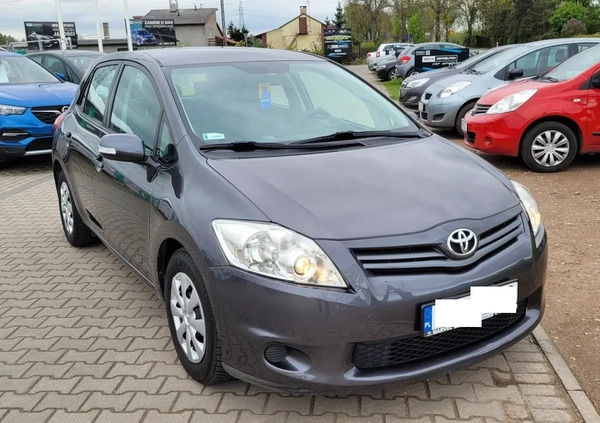 Toyota Auris cena 21990 przebieg: 220000, rok produkcji 2010 z Kutno małe 466